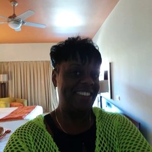 Meet your Posher, Sheila